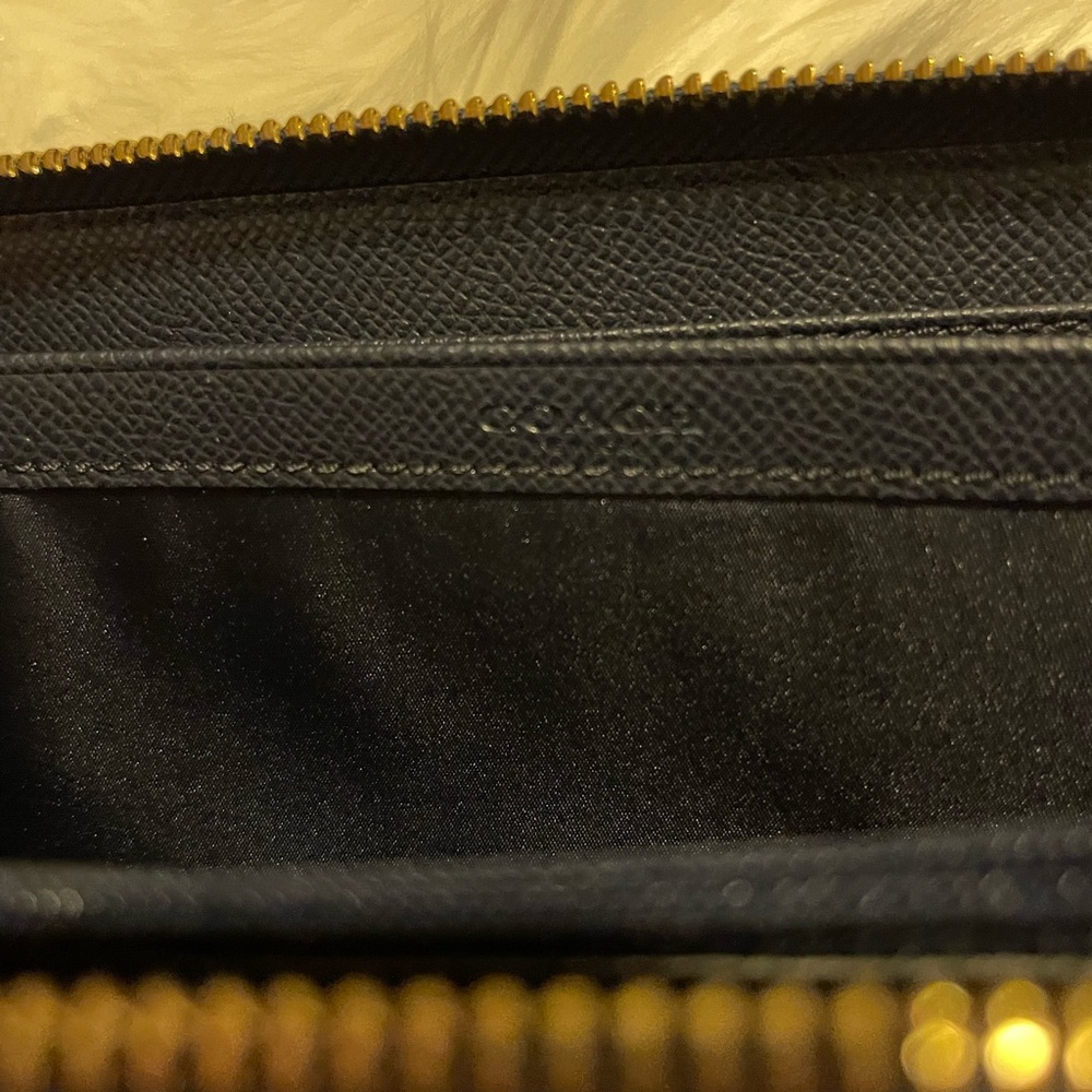 ✨Rare 💯% Authentic BOW long coach midnight blue wallet Gold-tone Hardware - Picture 4 of 9